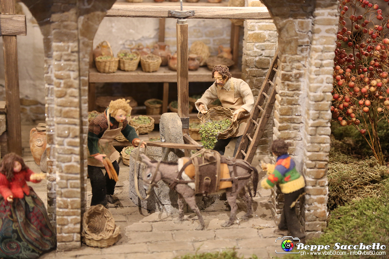 VBS_7492 - Abbazia di Vezzolano - Presepe artistico di Anna Rosa Nicola.jpg
